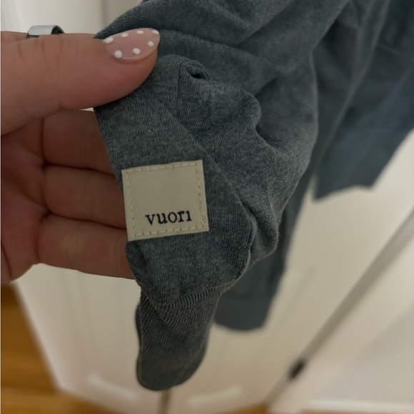 Vuori Women's Blue Long Sleeve - Picture 5 of 5